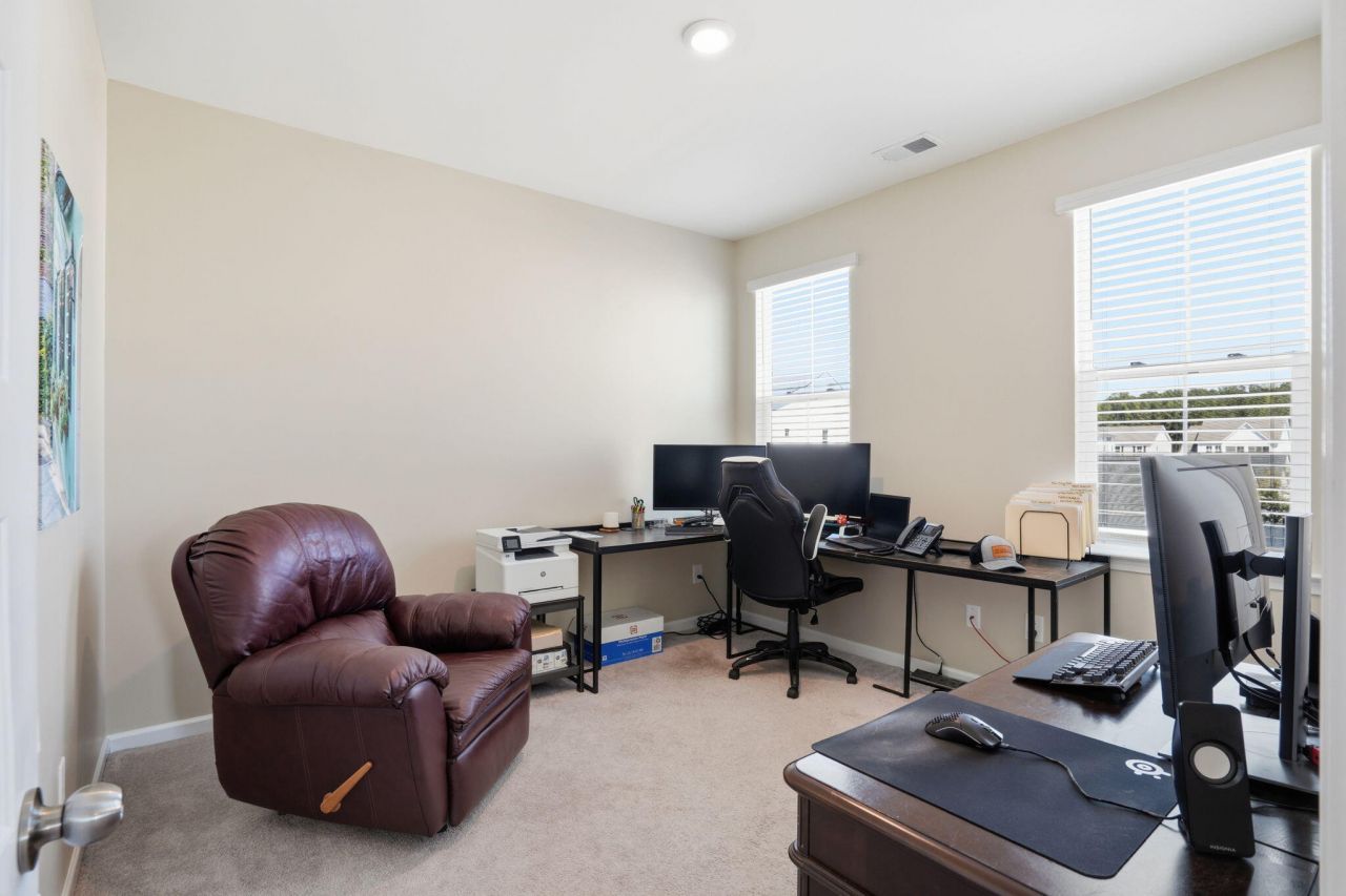 411 N Commodore Way Photo 35