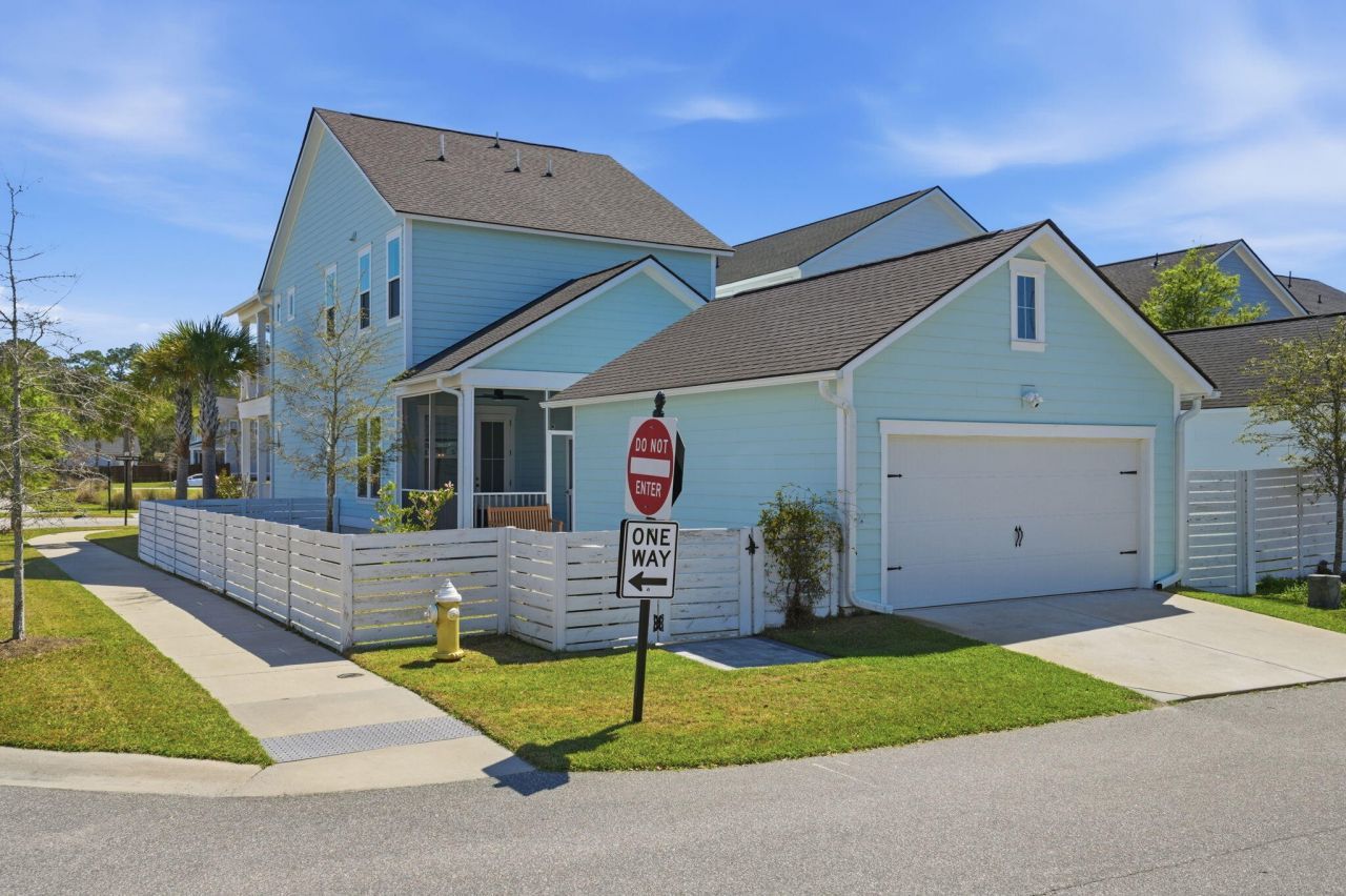 411 N Commodore Way Photo 44