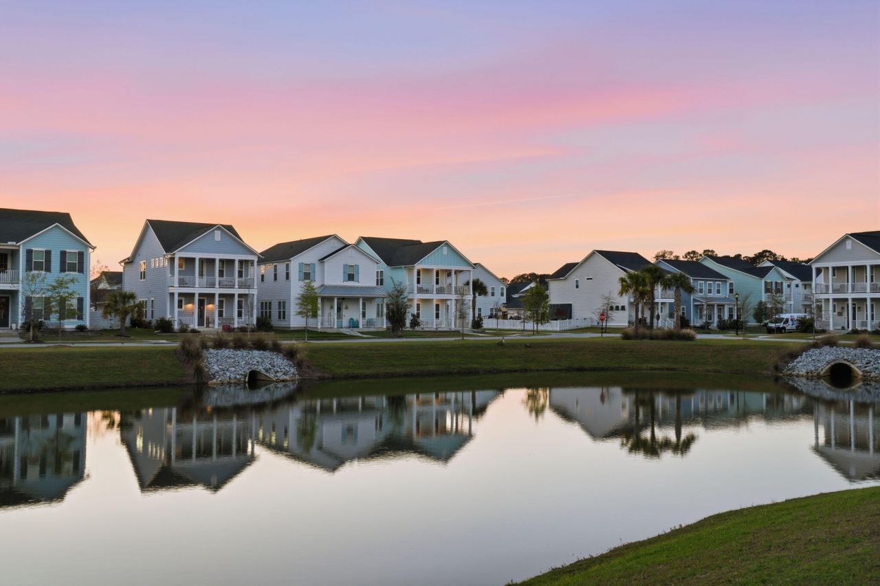 411 N Commodore Way Photo 58