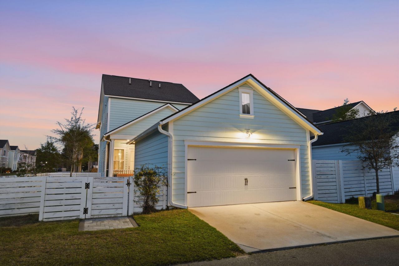 411 N Commodore Way Photo 59