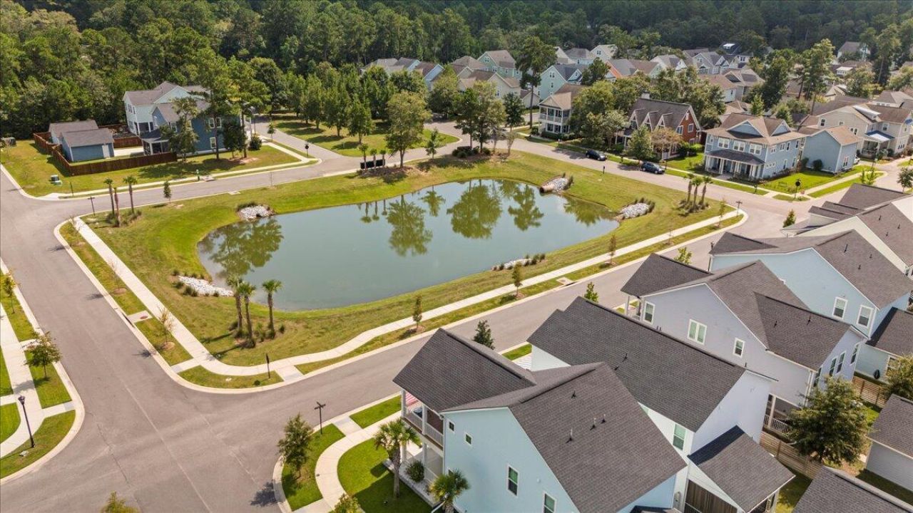 411 N Commodore Way Photo 69