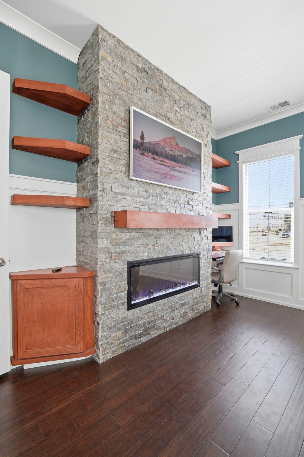 411 N Commodore Way Photo 7