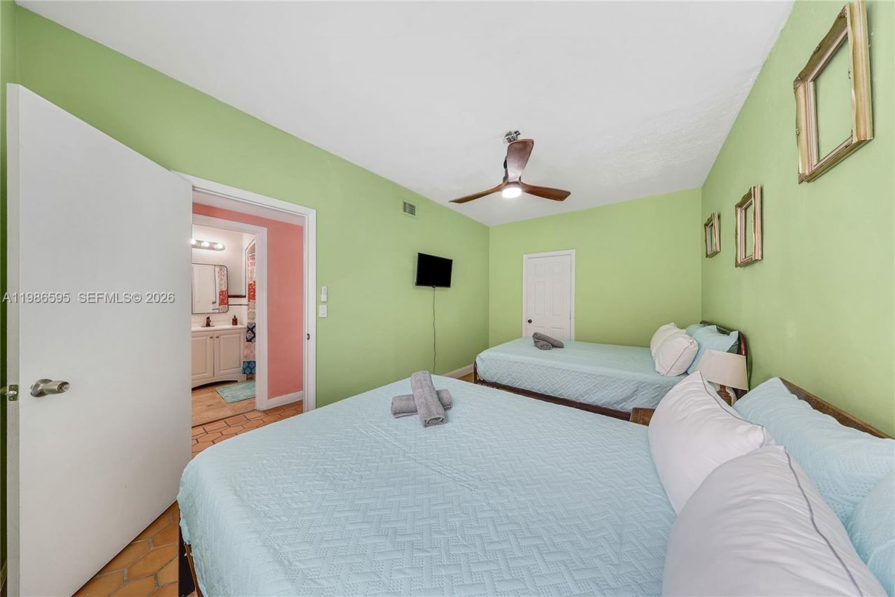 843 NW 3rd St, Unit 1, Miami, FL 33128 Photo