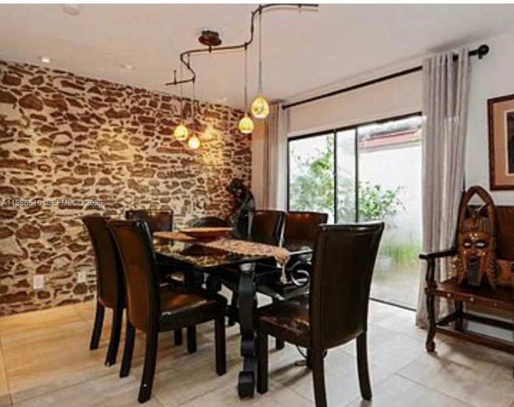 2991 Lakewood Ln, Unit 329, Hollywood, FL 33021 Photo