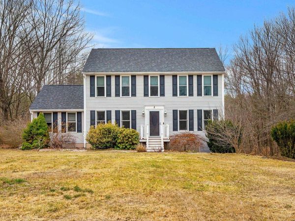 2 Sara Beth Lane, Londonderry, NH 03053