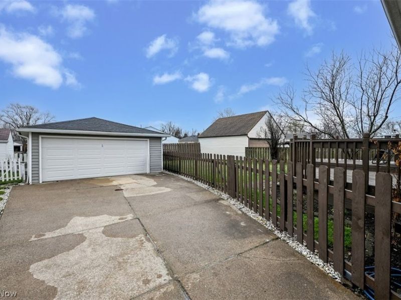 6065 Mercer Drive, Brook Park, OH 44142 Photo 23