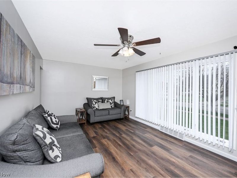 6065 Mercer Drive, Brook Park, OH 44142 Photo 3