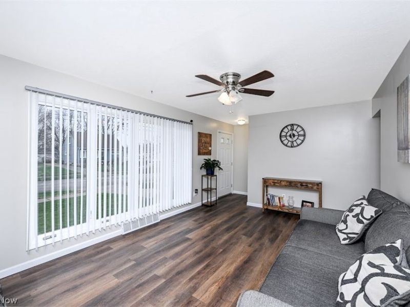 6065 Mercer Drive, Brook Park, OH 44142 Photo 4