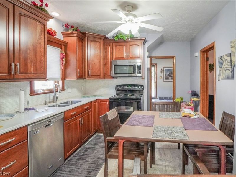 1521 Gibbs Avenue NE, Canton, OH 44705 Photo 10