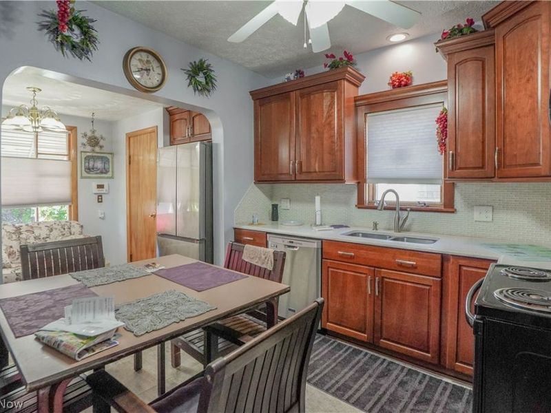 1521 Gibbs Avenue NE, Canton, OH 44705 Photo 9