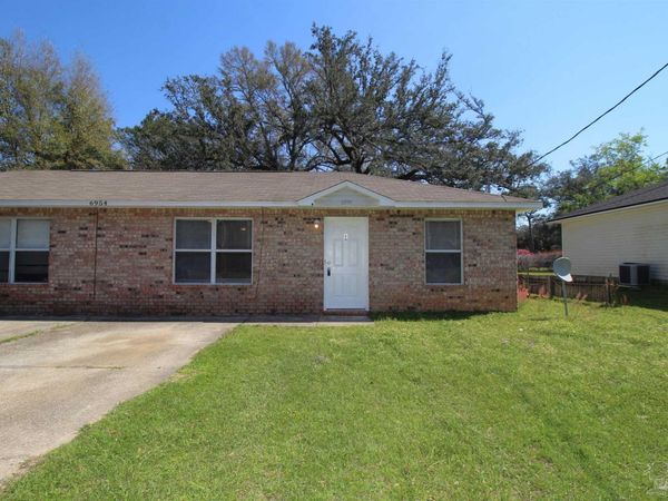 6954 Woodley Dr, Unit B, Pensacola, FL 32503