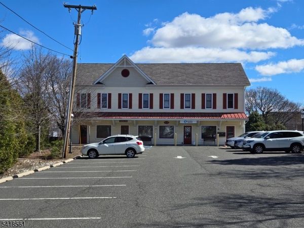 160 Main St, Flemington, NJ 08822
