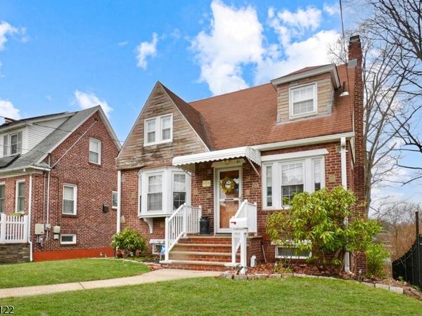 61 Hill St, Belleville, NJ 07109