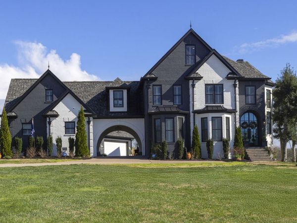 2011 Dorchester Dr , Lebanon, TN 37090