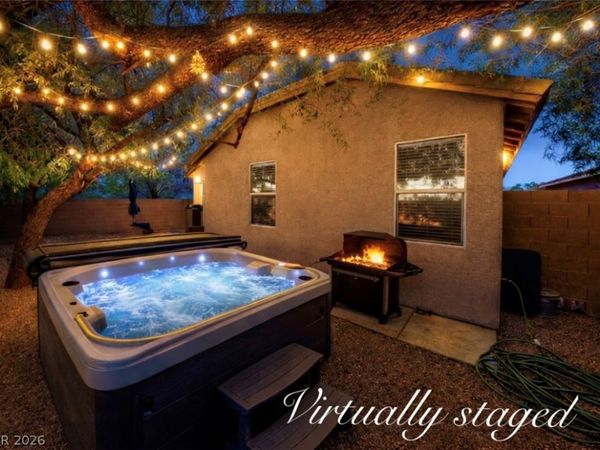 8104 Roundup Ridge Street, Las Vegas, NV 89131