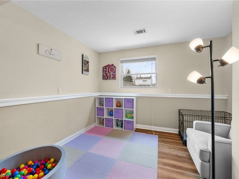 407 Ridgewood Drive, Eastlake, OH 44095 Photo 18