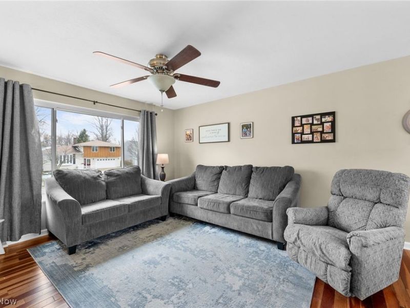 407 Ridgewood Drive, Eastlake, OH 44095 Photo 2