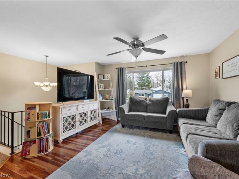 407 Ridgewood Drive, Eastlake, OH 44095 Photo 3