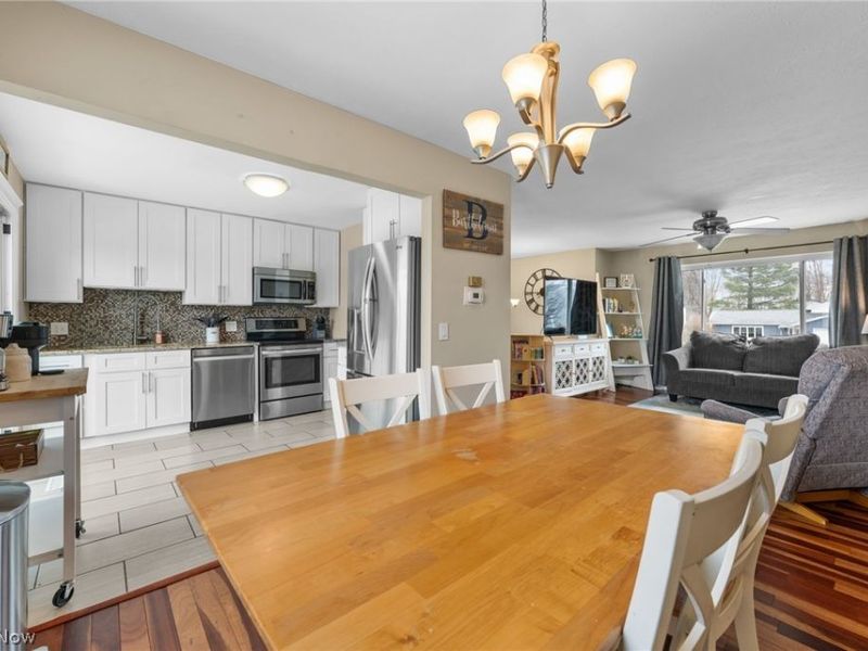 407 Ridgewood Drive, Eastlake, OH 44095 Photo 6