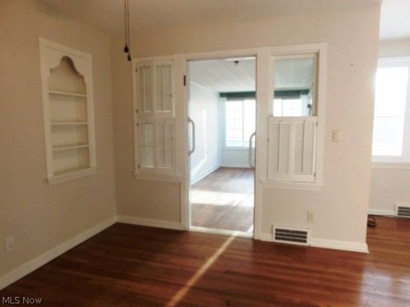 584 Eastland Road , Berea, OH 44017 Photo 9