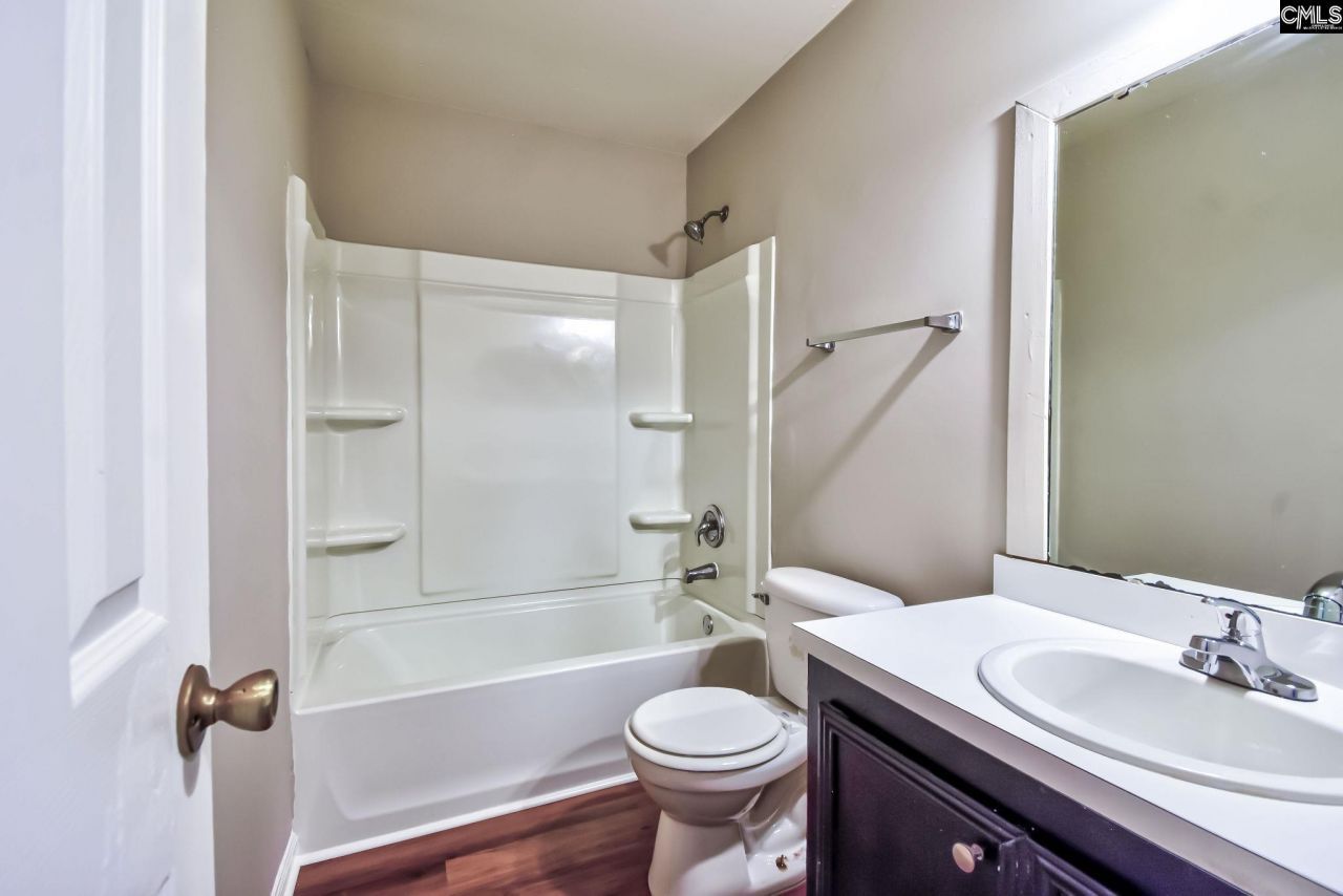 128-130 Country Towns Drive  Photo 11