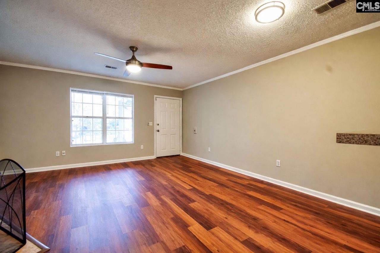 128-130 Country Towns Drive  Photo 4