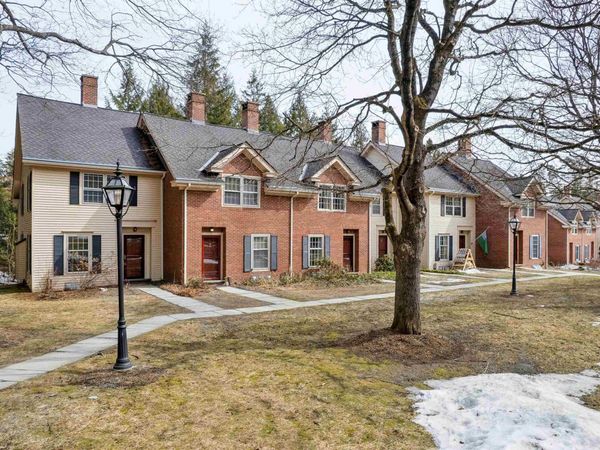 57 Townhouse Way, Unit 9, Woodstock, VT 05091