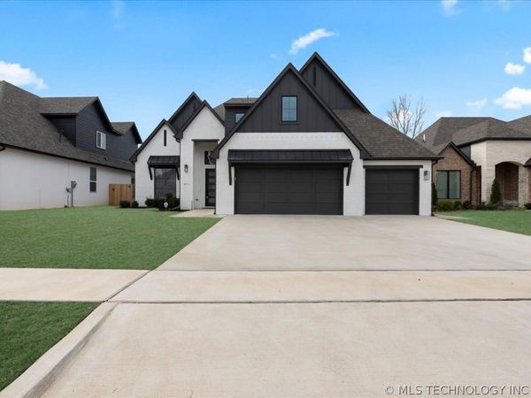 4011 W Albuquerque Street, Broken Arrow, OK 74011