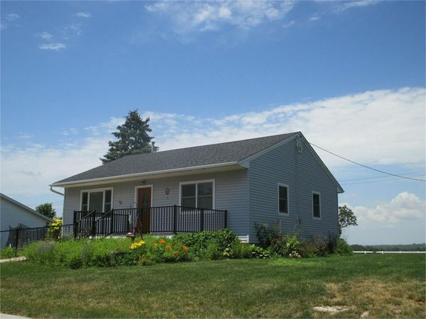 404 W Des Moines Street, Brooklyn, IA 52211
