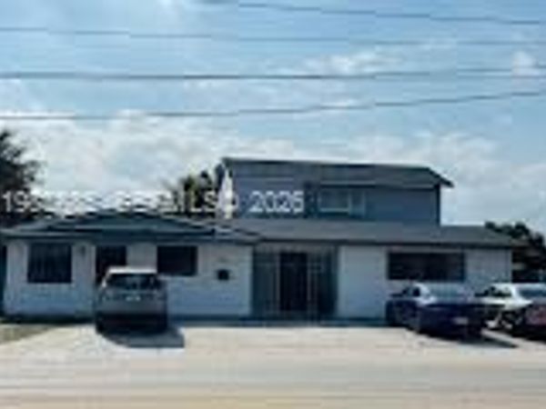 8140 W 12th Ave , Hialeah, FL 33014