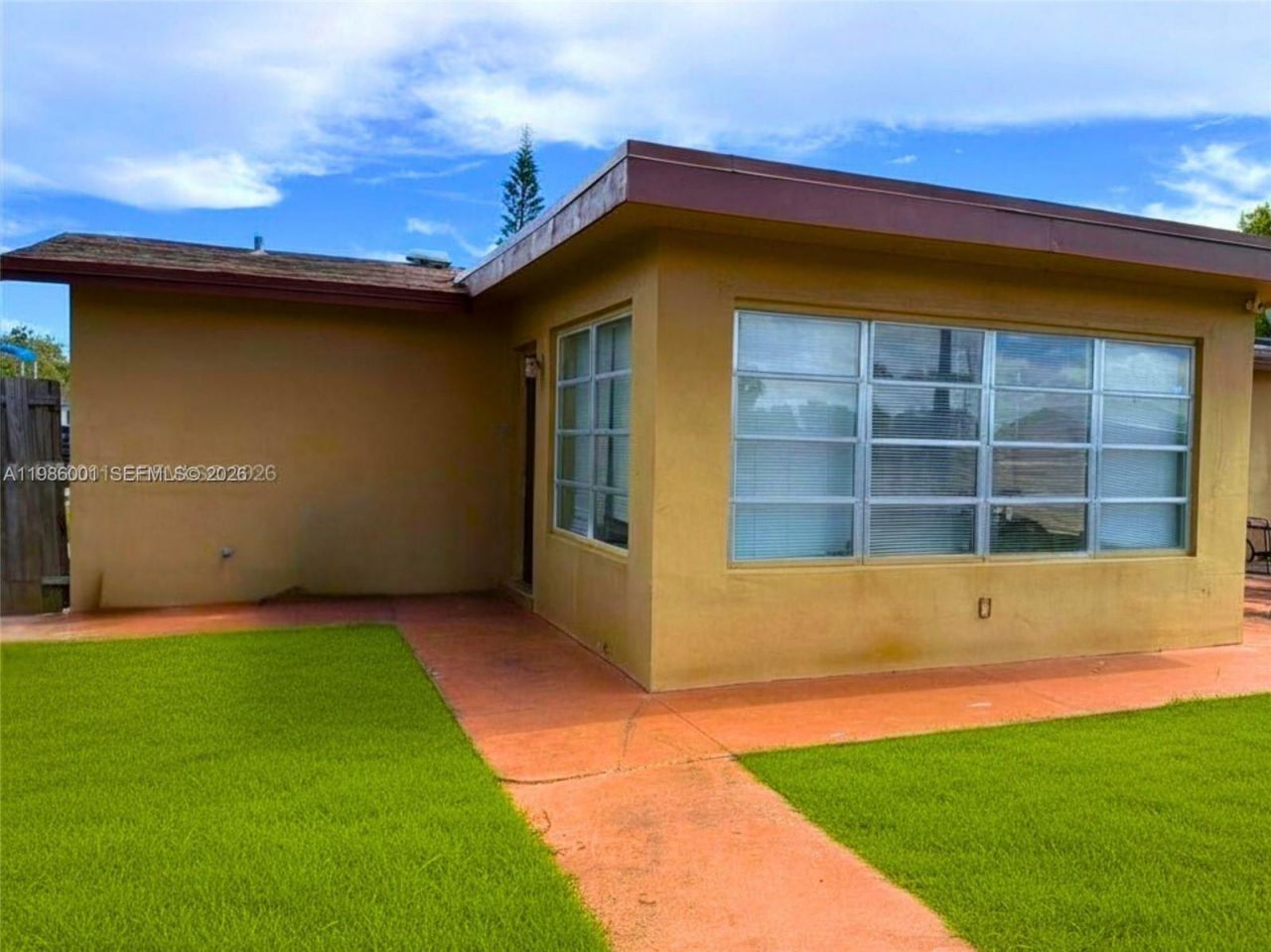 1833 SW 43rd Ave , Fort Lauderdale, FL 33317 Photo