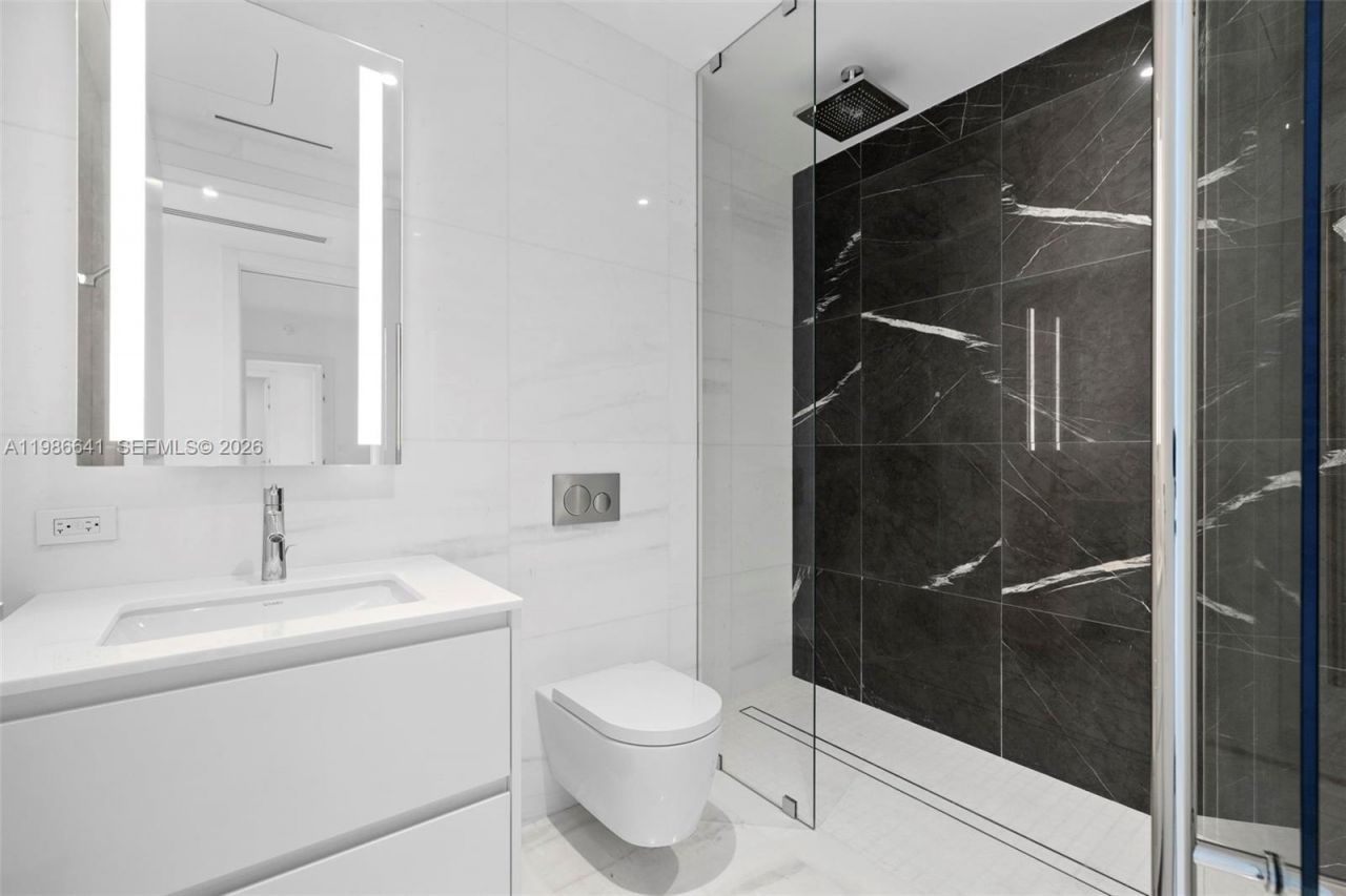 300 Biscayne Blvd Way , Unit 2409, Miami, FL 33131 Photo