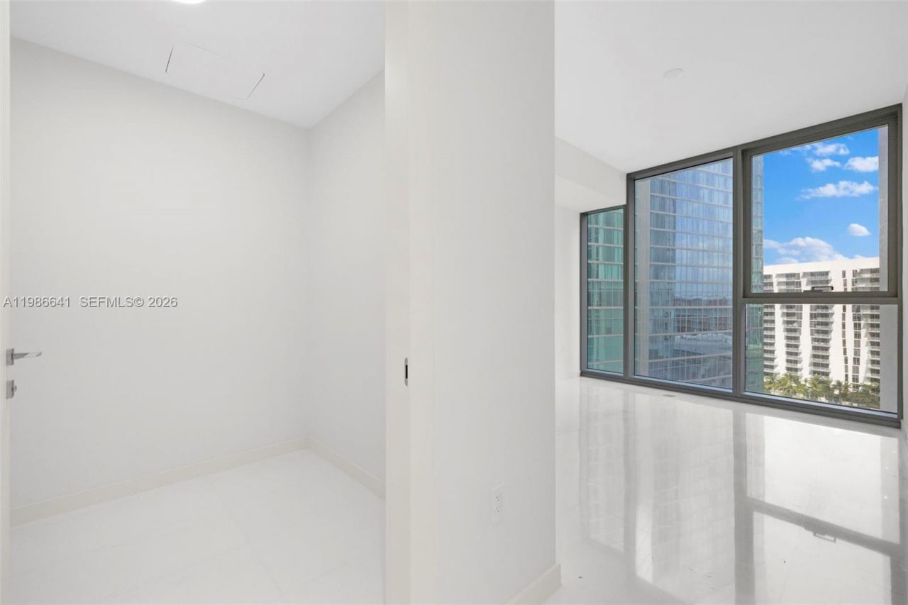 300 Biscayne Blvd Way , Unit 2409, Miami, FL 33131 Photo