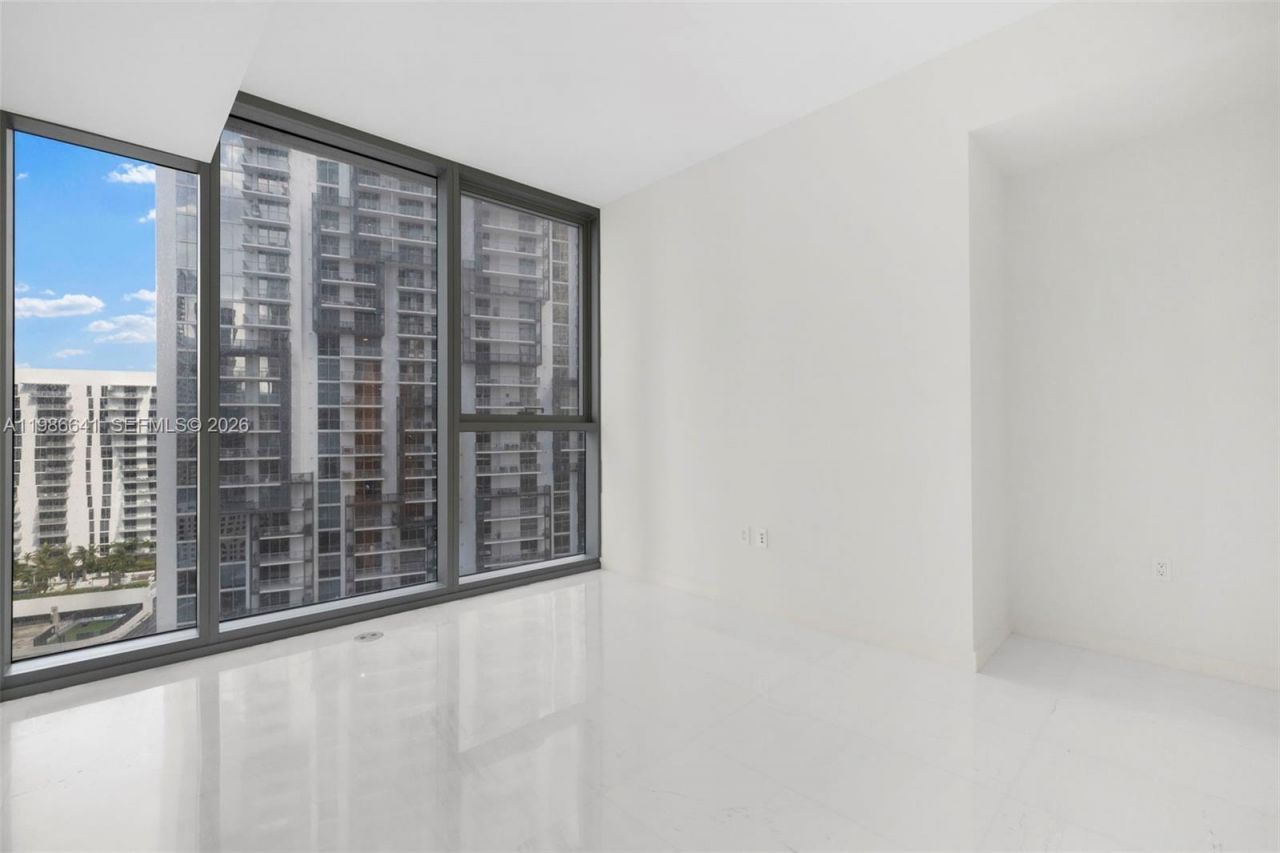 300 Biscayne Blvd Way , Unit 2409, Miami, FL 33131 Photo