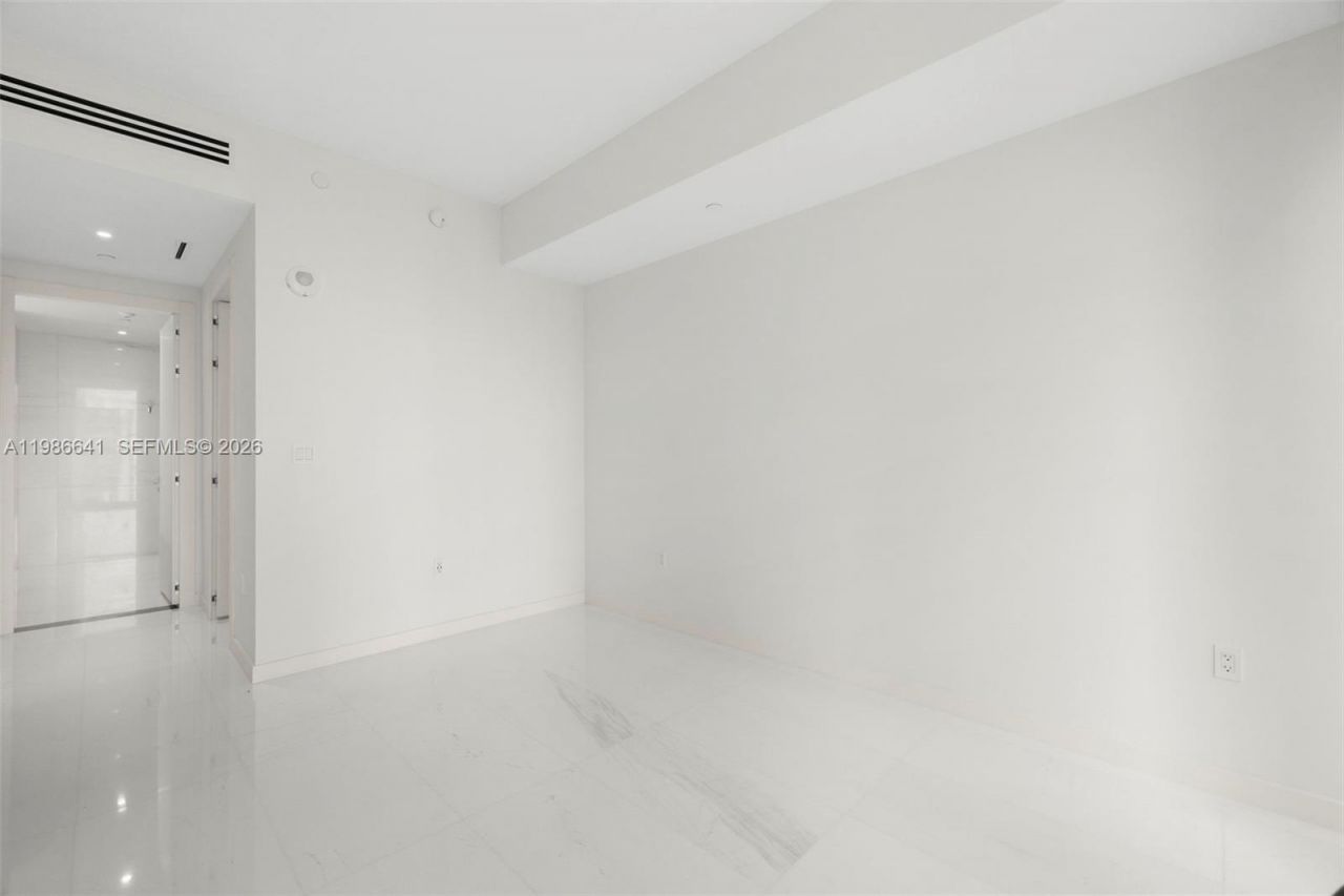 300 Biscayne Blvd Way , Unit 2409, Miami, FL 33131 Photo