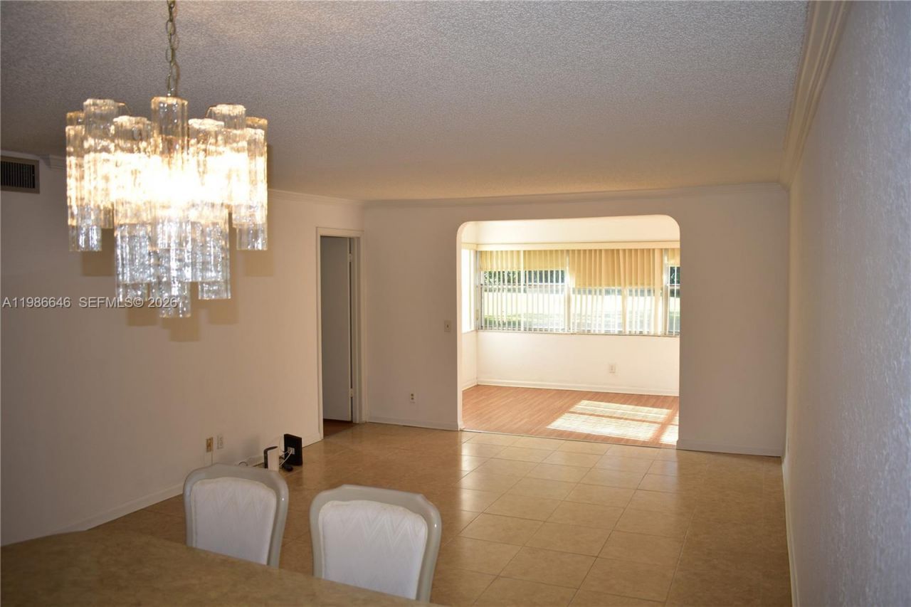 9561 Sunrise Lakes Blvd, Unit 106, Sunrise, FL 33322 Photo