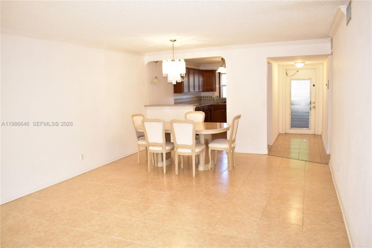 9561 Sunrise Lakes Blvd, Unit 106, Sunrise, FL 33322 Photo