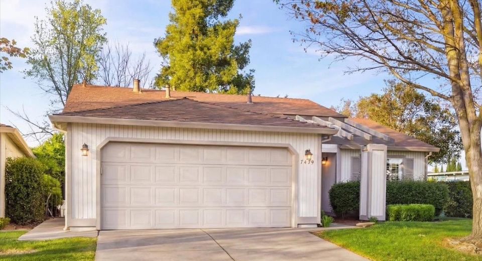 7419 Sunborough Ln, Sacramento, CA 95828 Photo