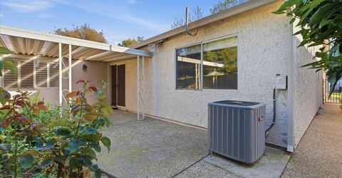 7419 Sunborough Ln, Sacramento, CA 95828 Photo