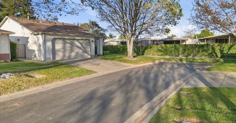 7419 Sunborough Ln, Sacramento, CA 95828 Photo