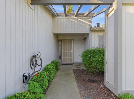 7419 Sunborough Ln, Sacramento, CA 95828 Photo