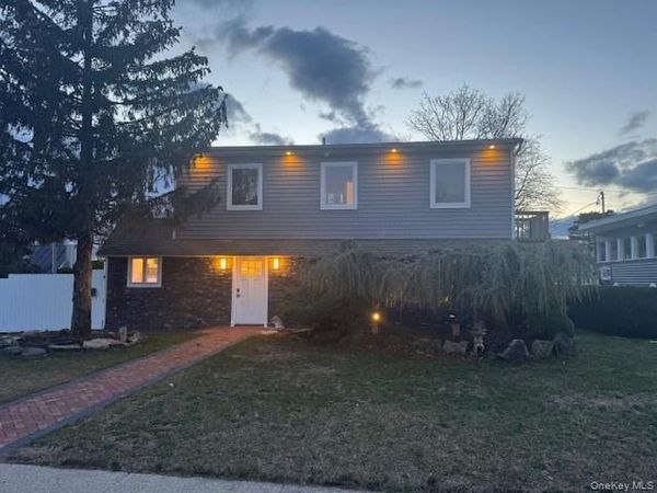 48 Ripple Lane , Levittown, NY 11756