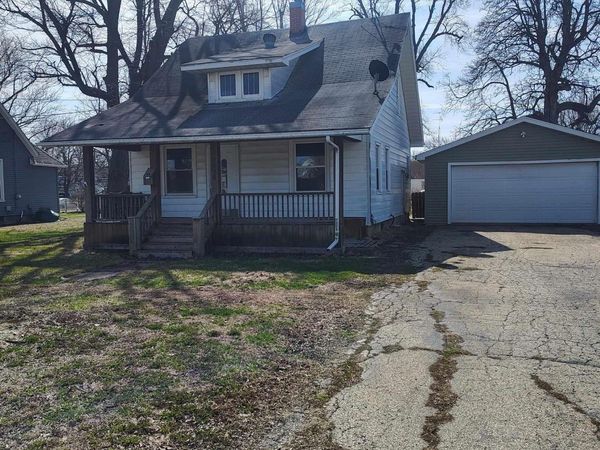 646 E LOCUST Street, Canton, IL 61520