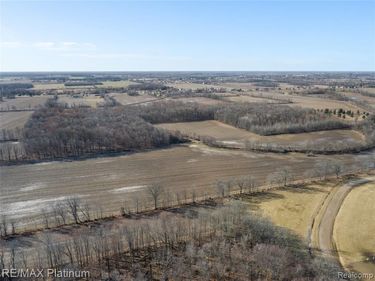 1136 S Nichols Road , Clayton Twp, MI 48473