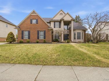 5139 Birkdale Drive, Commerce Twp, MI 48382