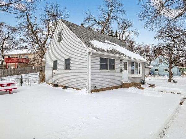 1427 Prosperity Avenue, Saint Paul, MN 55106