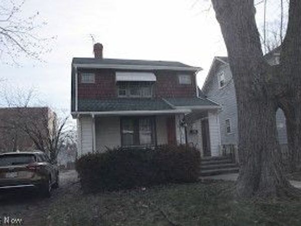 2015 Baxterly Avenue, Lakewood, OH 44107