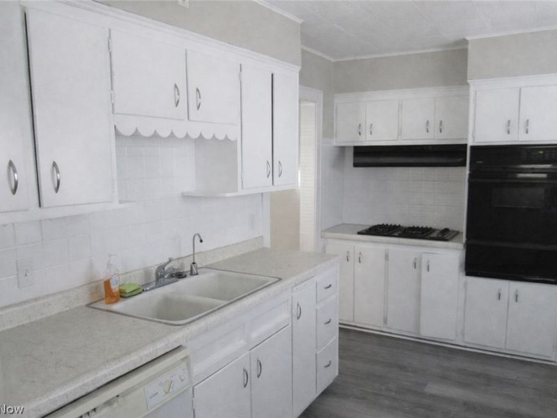 2015 Baxterly Avenue, Lakewood, OH 44107 Photo 7