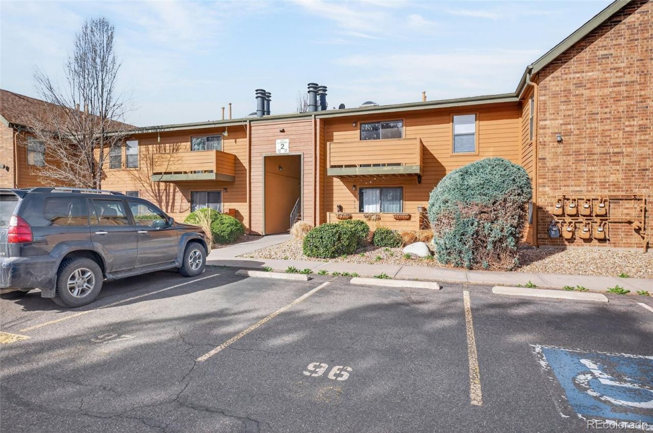 3295 S Ammons Street, Unit 207, Lakewood, CO 80227 Main Photo