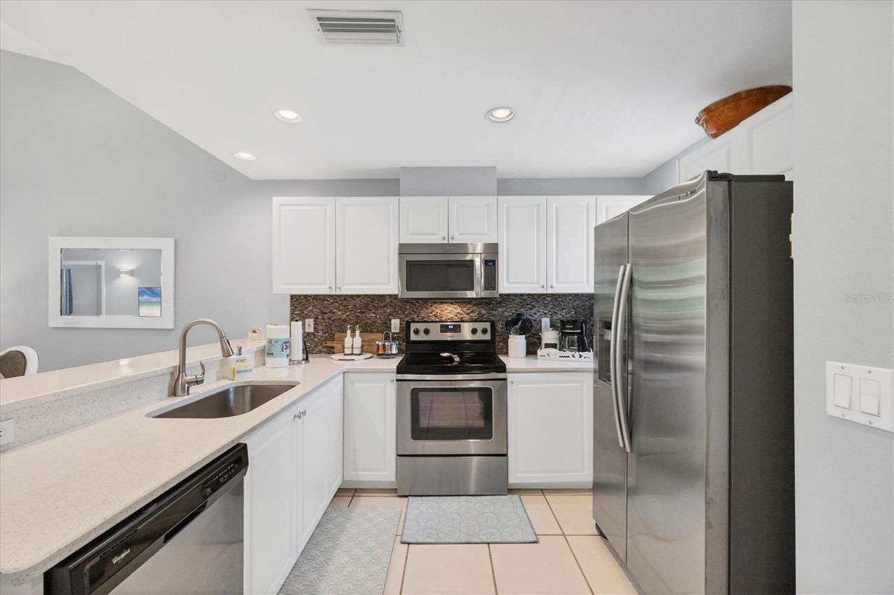 3803 54th Drive W, Unit 203, Bradenton, FL 34210 Photo